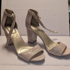 Bandolino Cream Chunky Heel Sandals